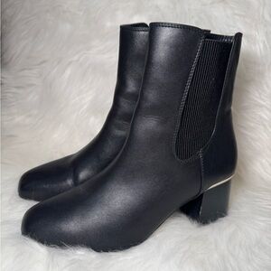 Elegant Black Ankle Boots